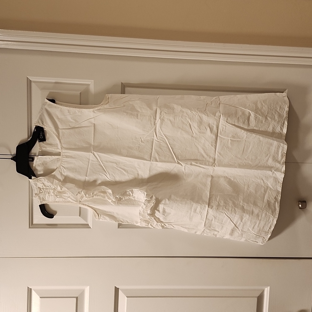 Chic Sleeveless White Ruffle Shift Dress